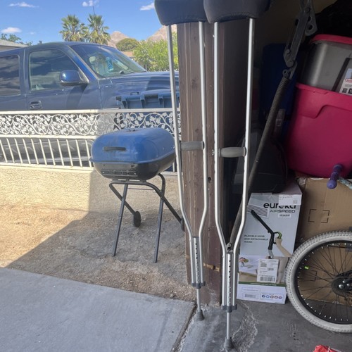 Aluminum Adjustable Height Underarm Crutches Pair with Pads and Handgrip