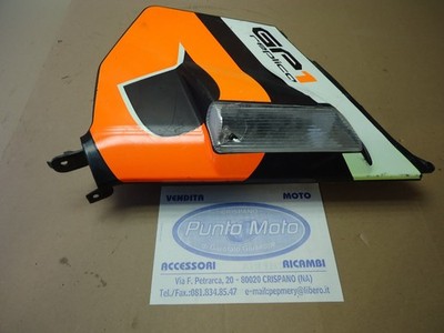 Rechte Seitenverkleidung für Derbi GP1 50 2001-2003