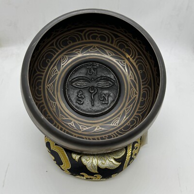 Buddha Eye & ''Om Ah Hum'' Carved 15 Centimeter Hand Beaten Singing Bowl