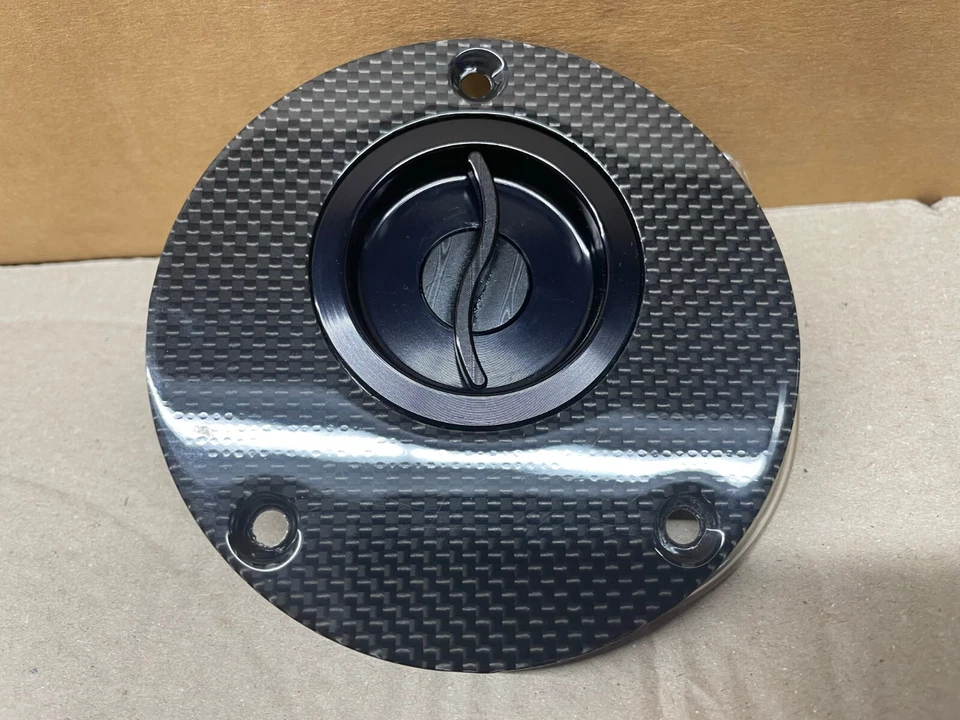 Tapa Accossato Gas FIBRA DE CARBONO para Ducati (muchos) Tapa de combustible de giro rápido Foto 2 de 4