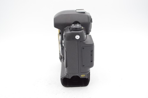 Nikon D1 Digital Camera Body (2.7MP) Camera Body only For Parts - Picture 2 of 6
