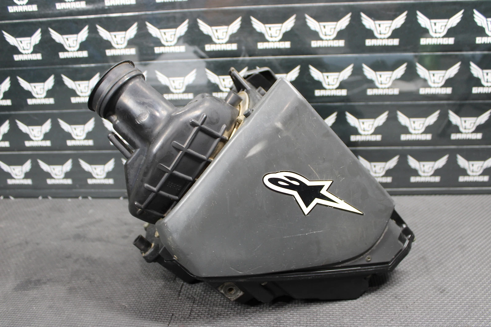 2002 Yamaha YZ426F OEM Airbox Intake Air Cleaner Case Filter Box Joint Intake