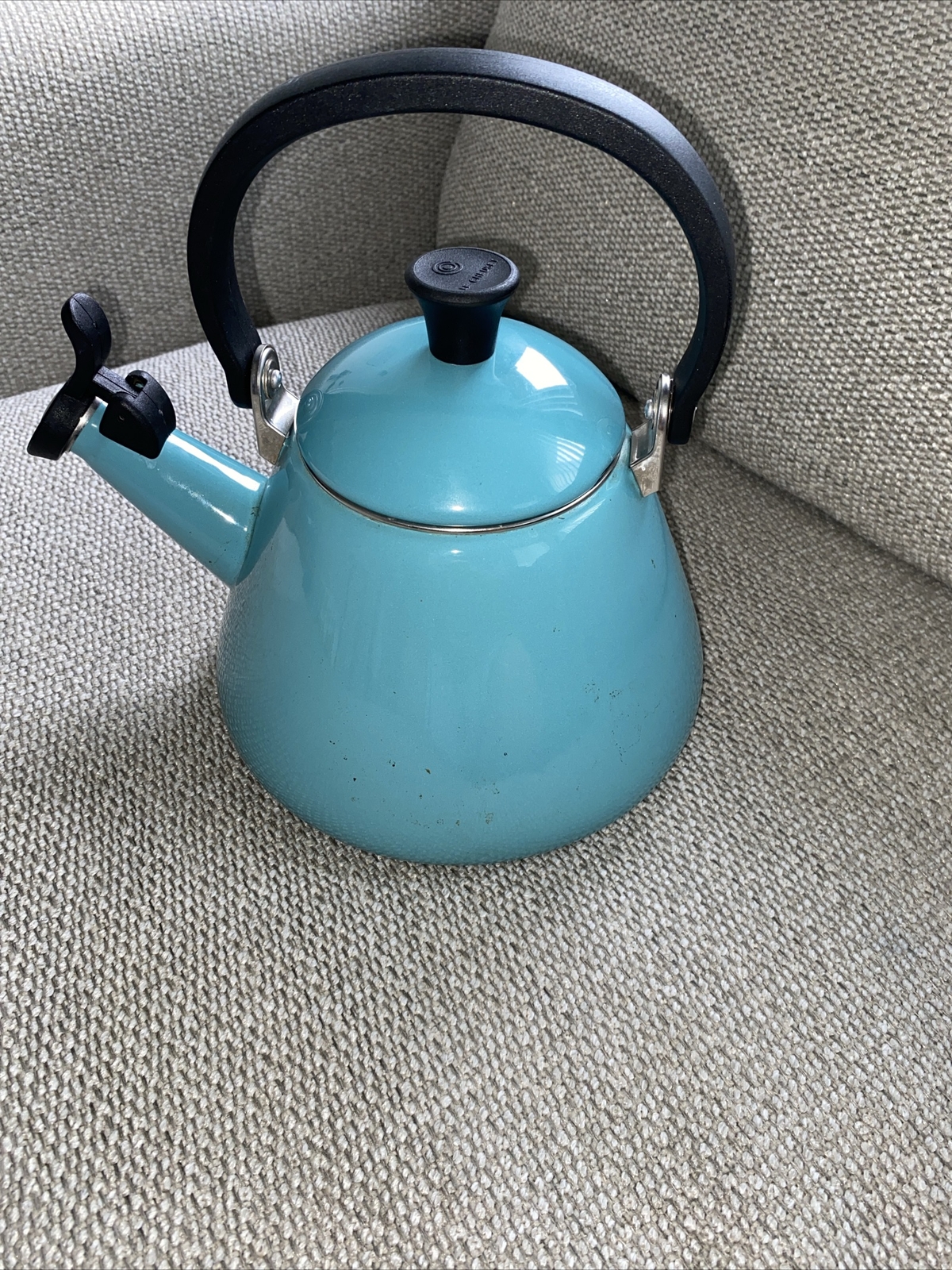 Le Creuset Kone StoveTop Kettle with Whistle, 1.6L / 1.7Qt, Aqua Blue