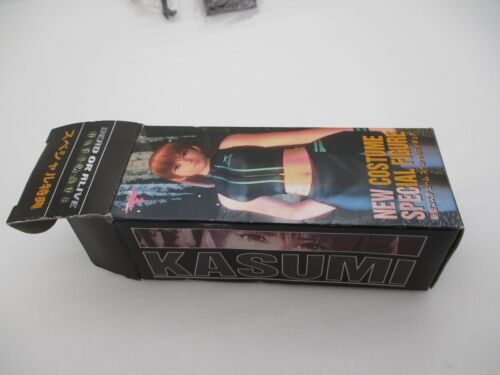 XBOX DEAD OR ALIVE ULTIMATE 3 & Xtreme Beach Volleyball w/CD 2Figure & Cards - Picture 17 of 18