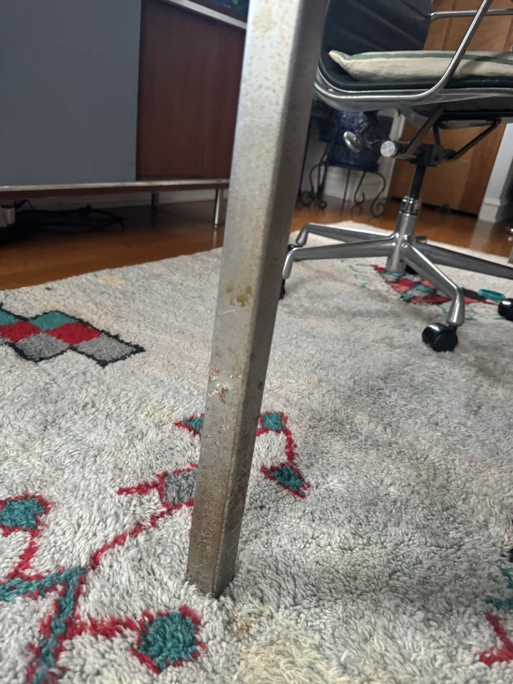 Mesa de escritorio Florence Knoll modelo 580 mediados de siglo  Foto 4 de 4