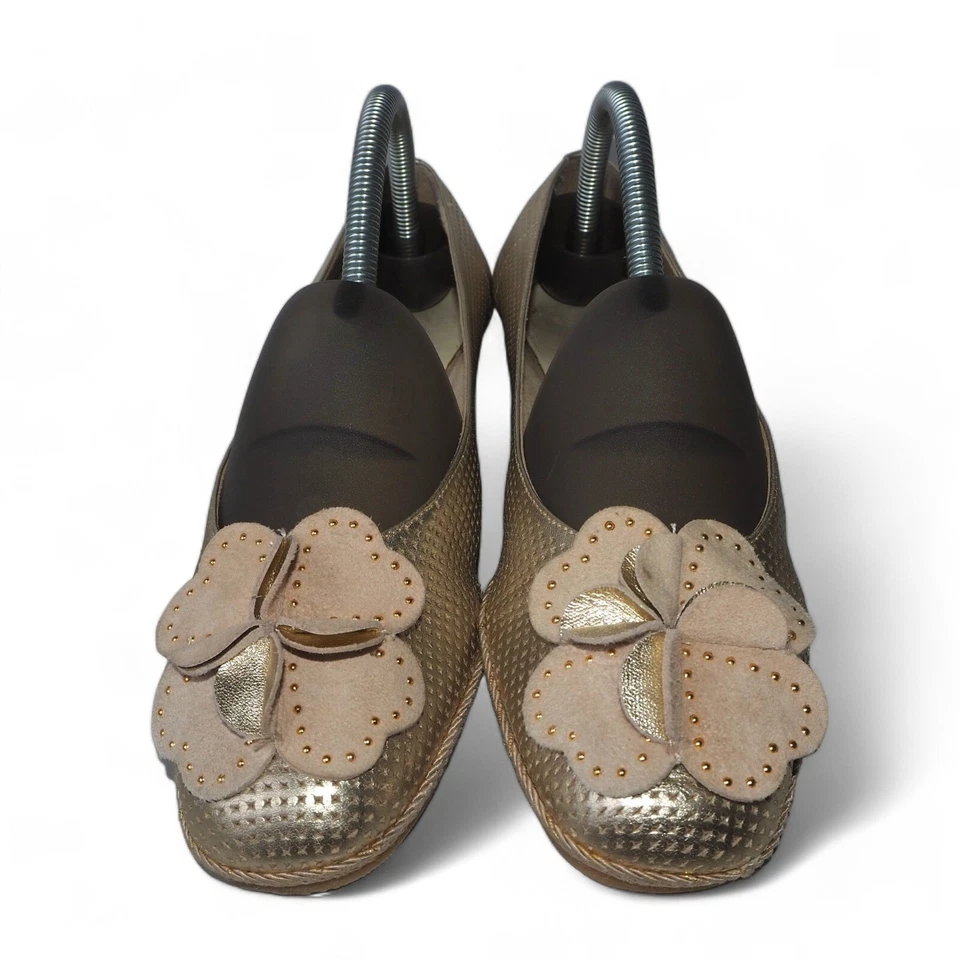 Sesto Meucci Gold Flower Espadrilles Wedge Slip-on Heels Women's 9M - Image 3 of 4