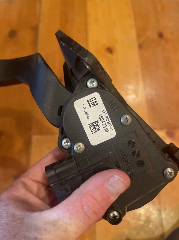 Pedal de acelerador 15847349 compatible con 07 08 09 10 11 12 13 14 Chevy Suburban 1500 OEM Foto 2 de 4