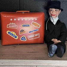 Muñeca ventrílocuo Charlie McCarthy 1968 Juro Novelty Co y maleta de viaje de colección