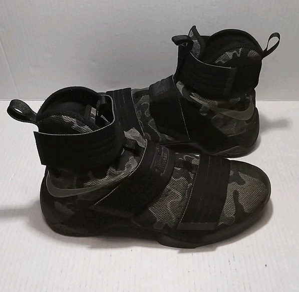 Athletic Sneakers Lebron Soldier 11 Camouflage Nike LeBron Soldier