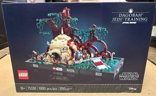 LEGO Star Wars: Dagobah Jedi Training Diorama (75330)