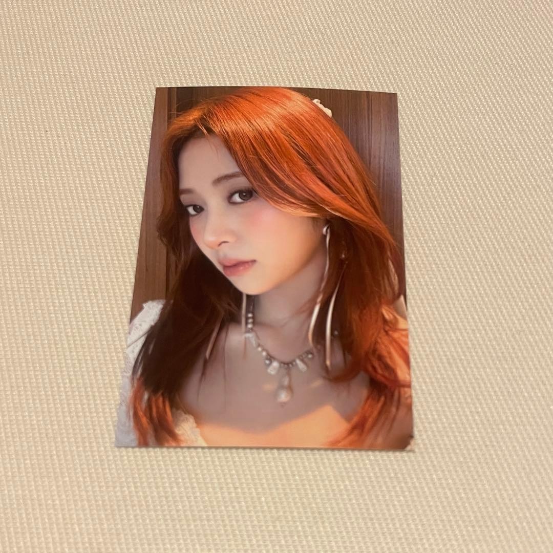 LE SSERAFIM YUNJIN HOT 2nd Pre-recorded Photocard PC Photo card