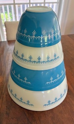 Vintage Pyrex Nesting Bowls Snowflake Blue Garland Set Of 4 #401-404