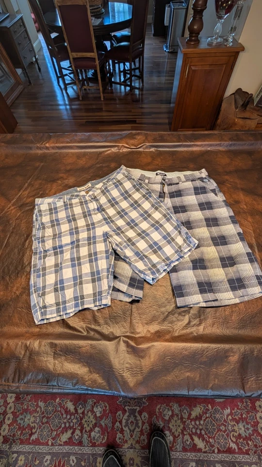 Mens plaid shorts bundle. 2 pairs for the price of one. size 38 - Image 3 of 4