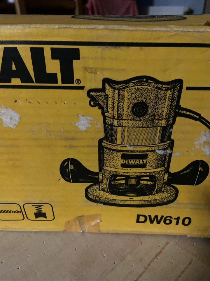 Dewalt Router DW610 - Photo 2/4