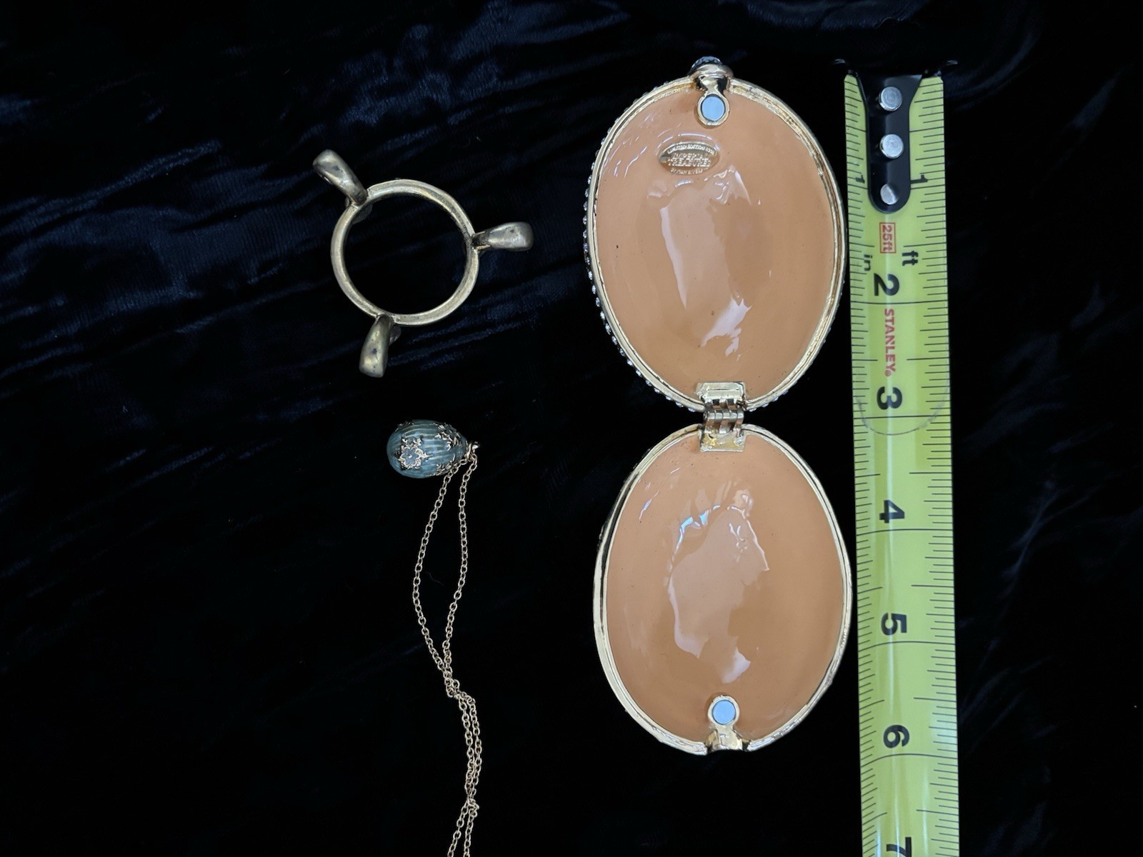 Joan Rivers NIB Limited Edition Tiny Treasures Egg Keepsake Box, With Necklace