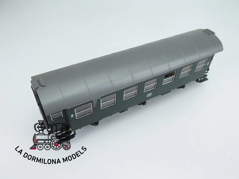 MG2013 H0 =DC ROCO 4214 Personenwagen 2. Kl. der DB - OVP
