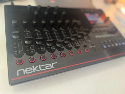 Nektar Panorama P1 MIDI Controller / OVP / sehr guter Zustand 