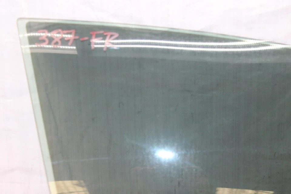 2015 LEXUS IS250 XE30 4Dr #387 ПЕРЕДНЯЯ ПРАВАЯ ДВЕРЬ ОКОННОЕ СТЕКЛО - Изображение 2 из 4