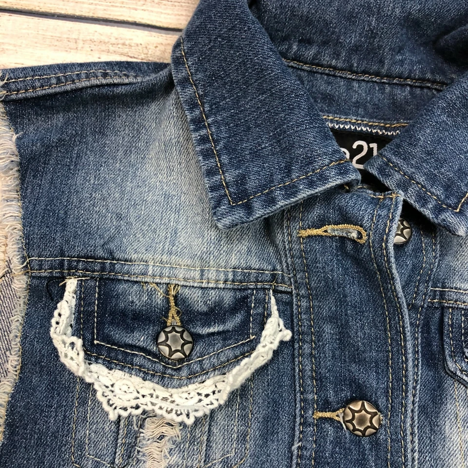 rue21 Size S Womens Distressed Button Up fringe Lace Cotton Denim Blue Crop Vest - Image 3 of 4