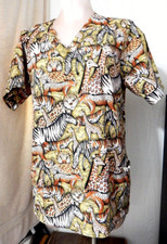 GALS of California 2 Pocket Scrubs Top S Africal Animals