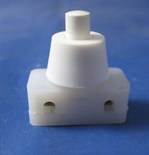 Push button switch for table lamps