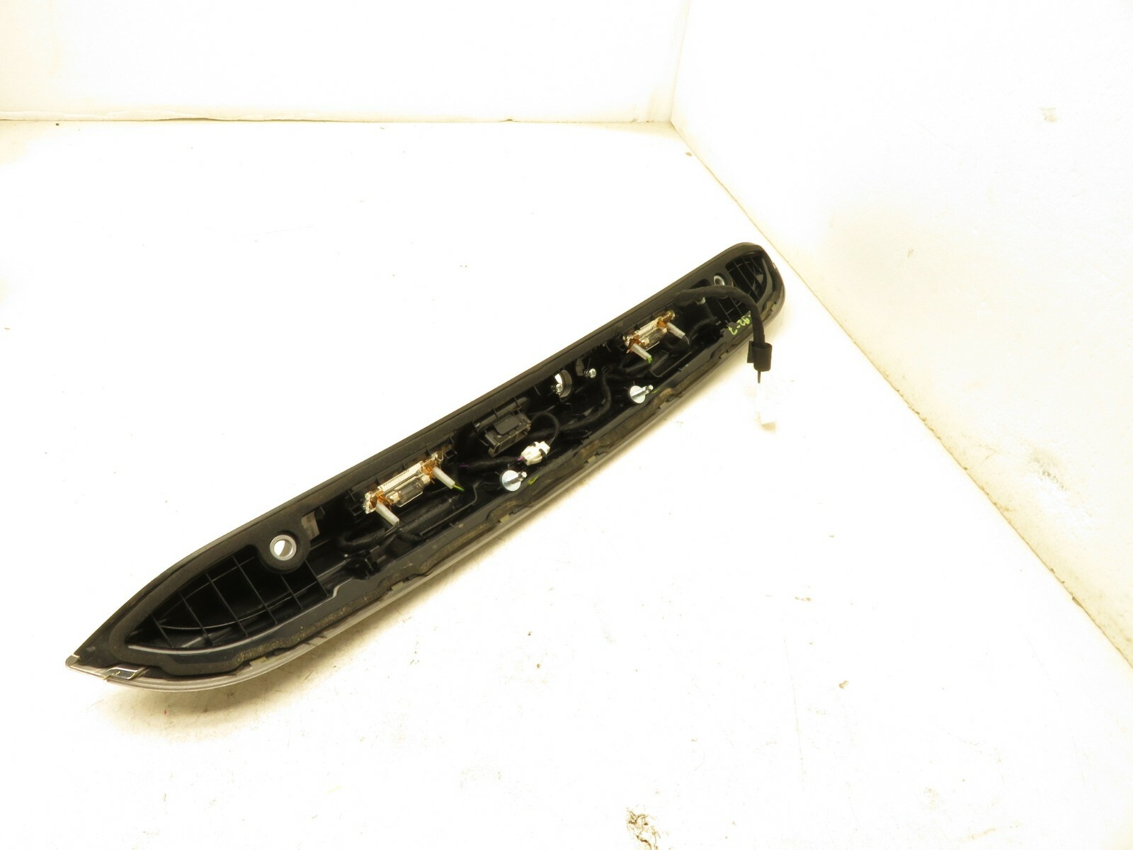 2014-2017 MASERATI GHIBLI SEDAN REAR TRUNK LID MOLDING COVER PANEL TRIM OEM