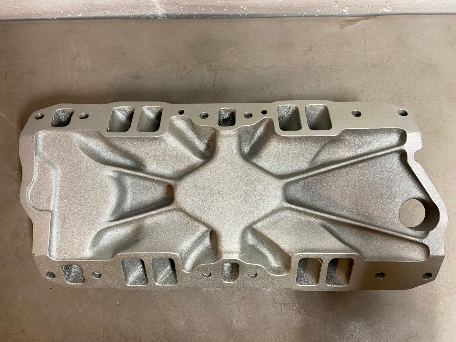 NICE Refurbished Vintage Weiand 7546 SBC V8 4 Barrel Holley Intake