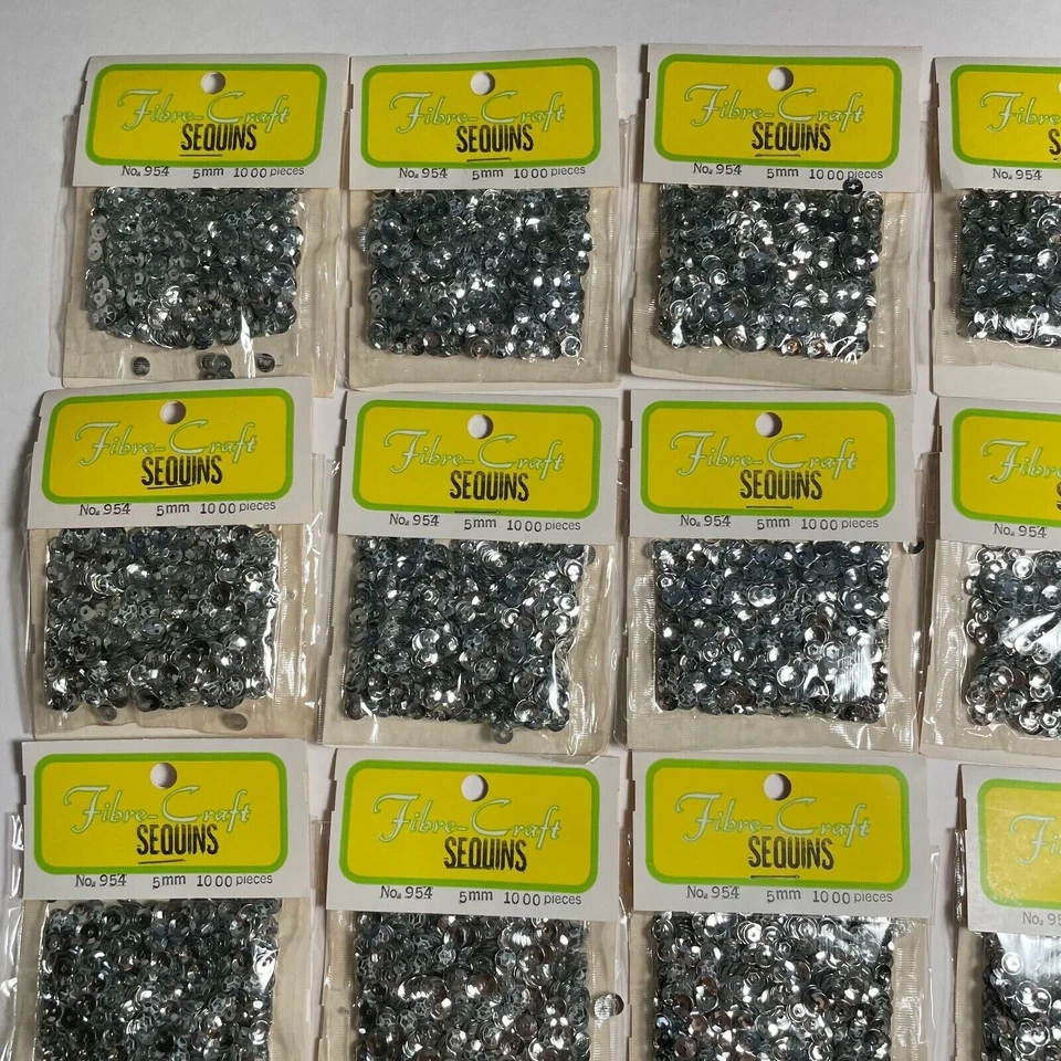 Lote De 24 Paquetes De Lentejuelas De Colección Plata 5mm Fibra-Artesanía 954 Brillo Artesanía Nuevo De Lote Antiguo Foto 2 de 4