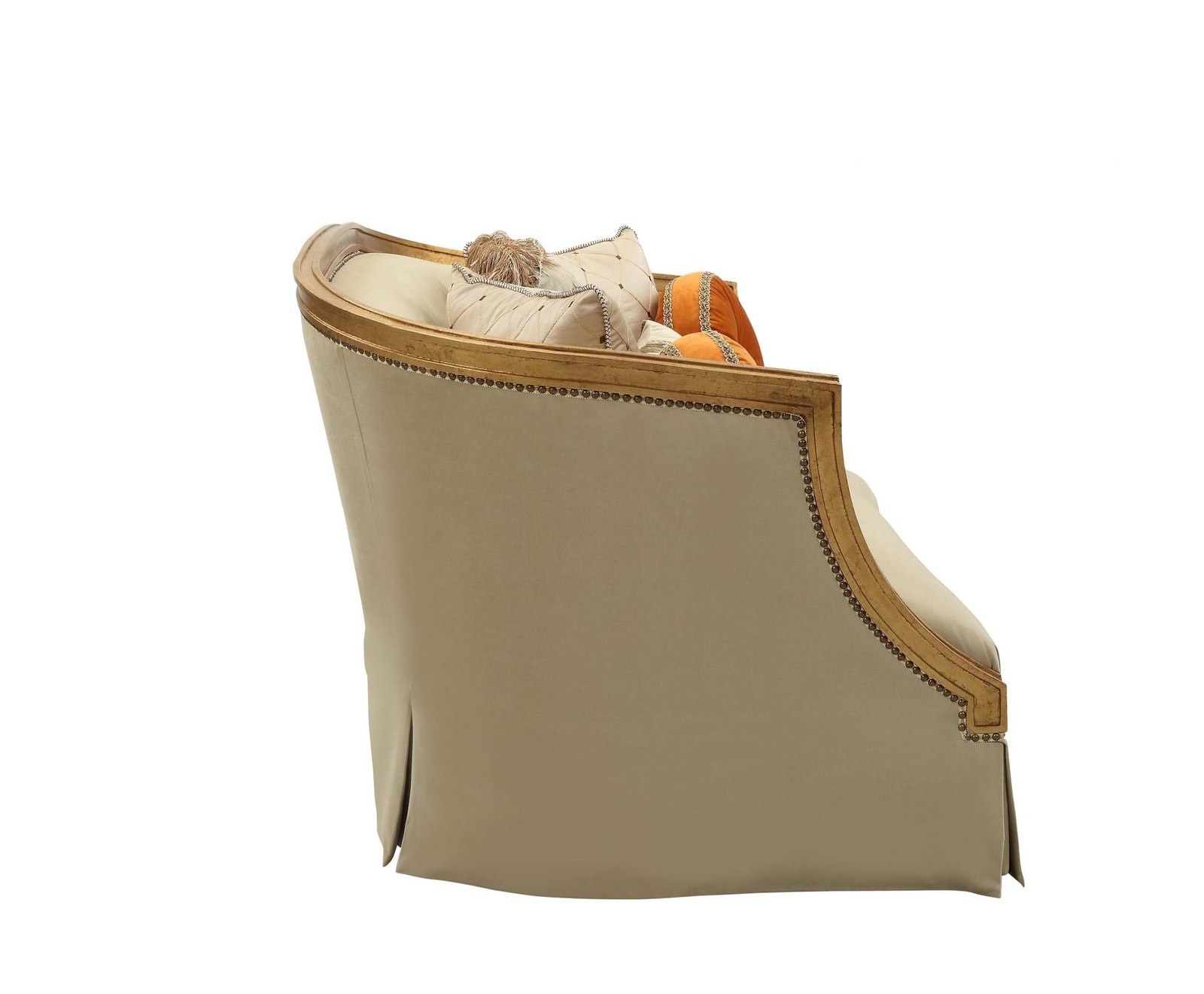 70 Коричневых с золотом изогнутых диванчиков и подушек для подбрасывания 627490₽