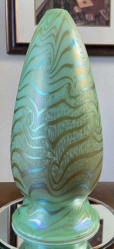 Vintage Durand 12” Tall Green Art Glass Lamp Body w/ Coil King Tut Pattern -Rare - Picture 6 of 14