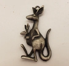 Vintage KANGAROO Necklace Pendant Jewelry Pewter 2 Inch Silver Tone