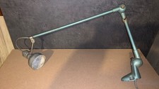 Ancienne lampe industrielle articulée