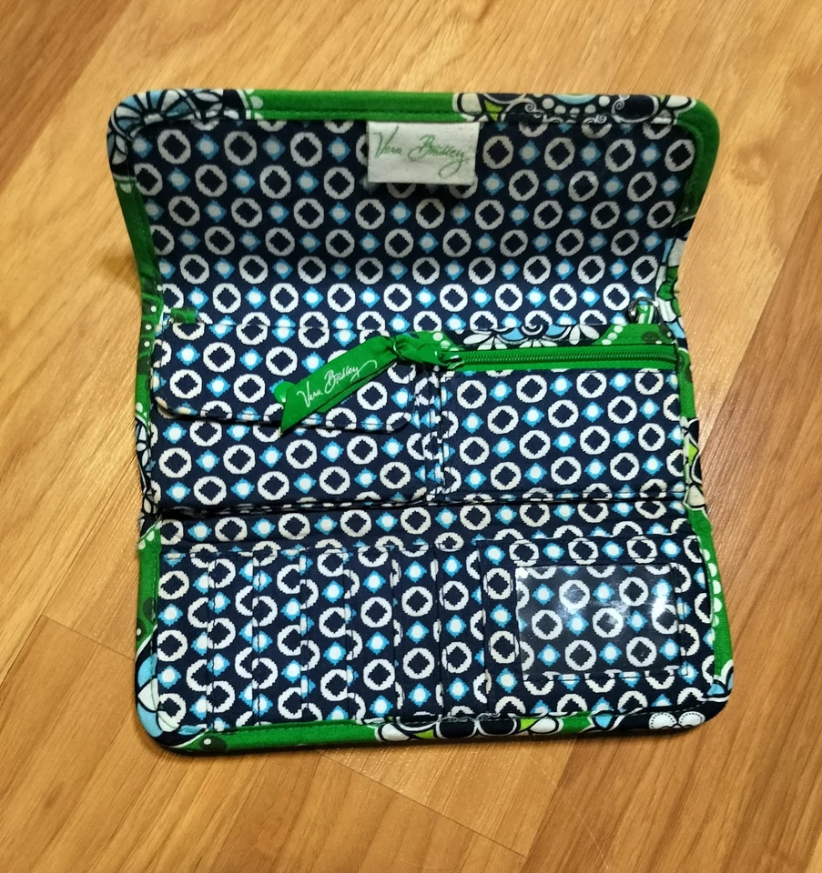 Cartera acolchada floral verde plegable Vera Bradley Foto 2 de 4