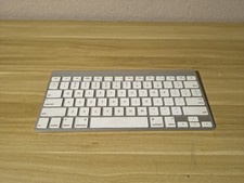 Apple A1314 Wireless Bluetooth Compact Keyboard QWERTY English Silver/White
