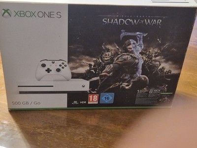 Xbox One S 500 GB Konsole - Weiß Mit 34 Spielen  Und Zwei Controllern