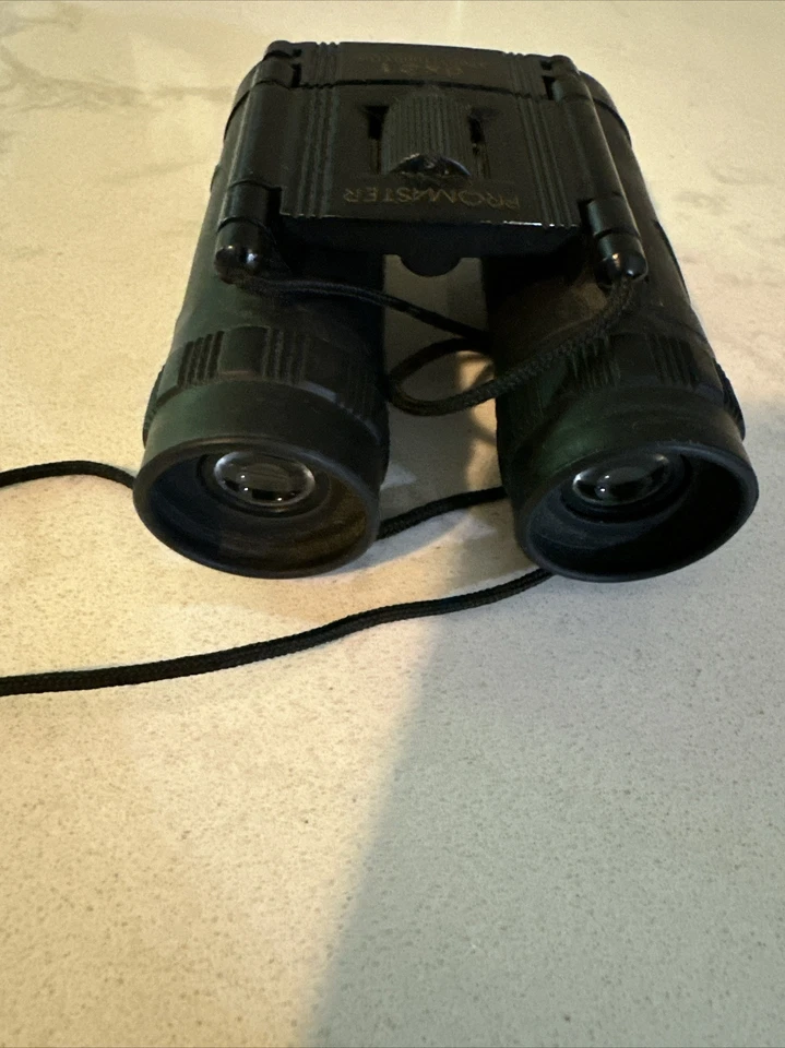 Promaster 8x21 Compact Roof Prism Binoculars - Image 2 of 4