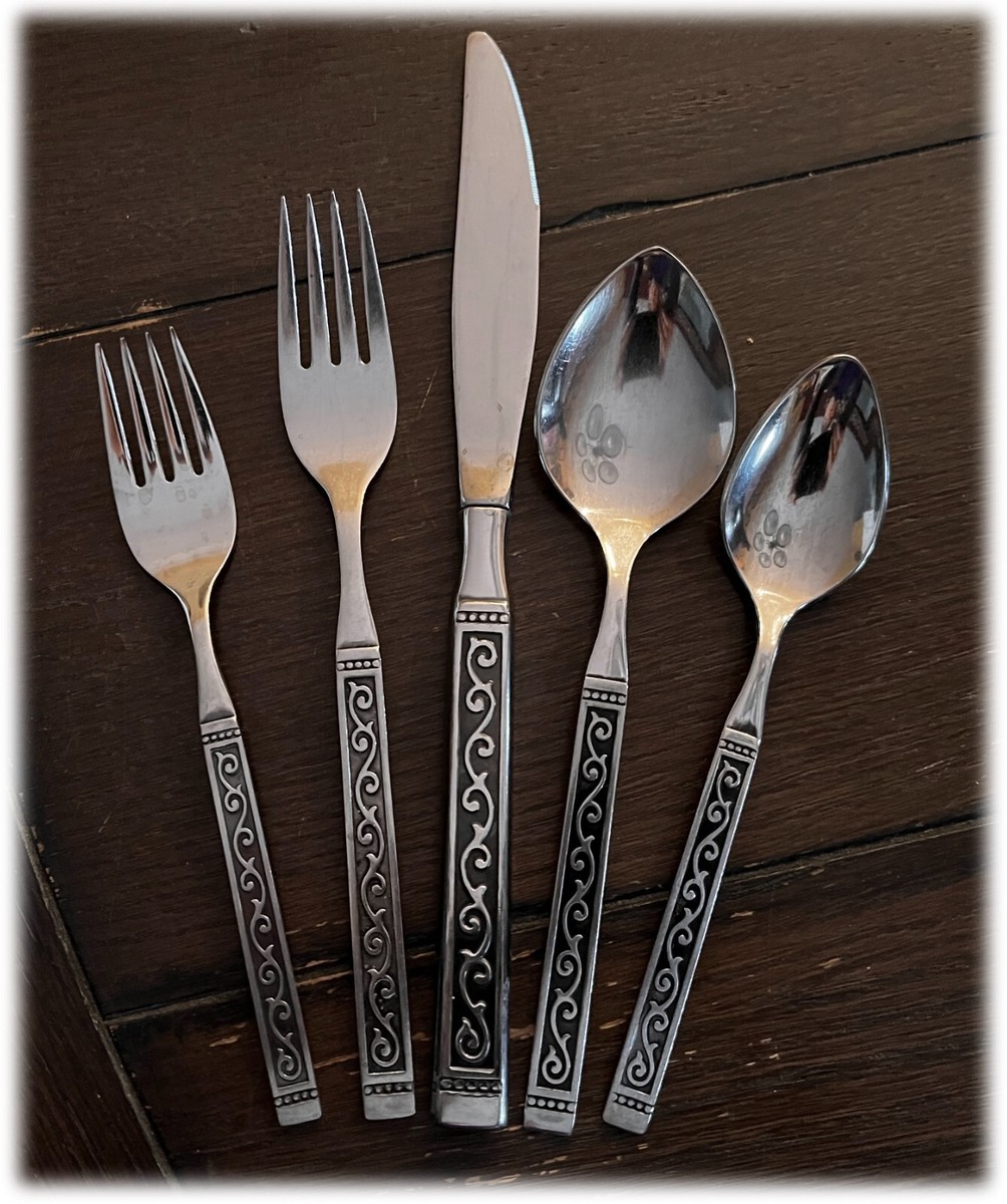 Oneida Ltd USA 1881 Rogers Spanish Court Stainless Flatware 1970s