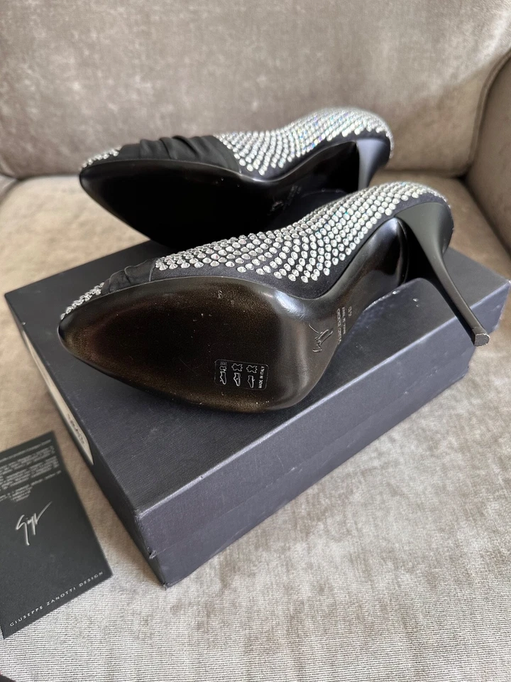 NUEVO: EE. UU. 8 bombas Giuseppe Zanotti con cristales de Swarovski Foto 2 de 4