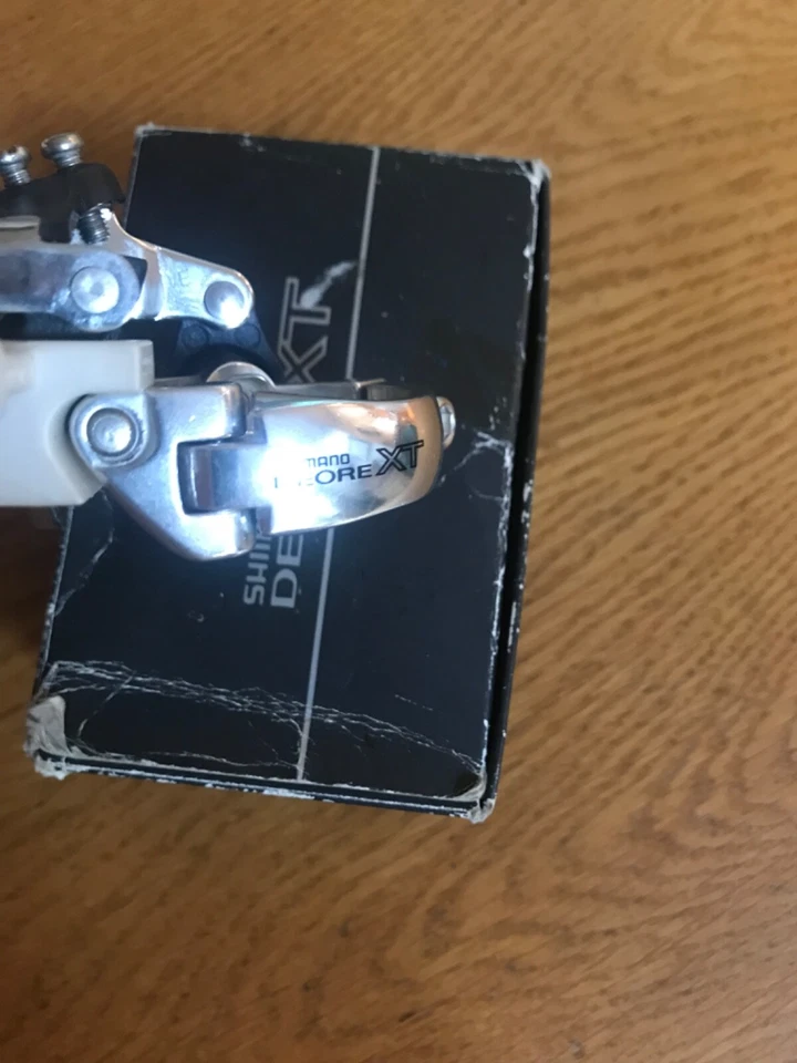 SHIMANO DEORE XT  31.8 FRONT MECH FD-739 TOP PULL TOP SWING NEW ON BOX - Image 2 of 4