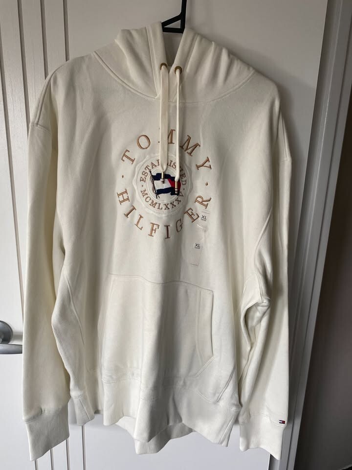 Picture 1 of 3
