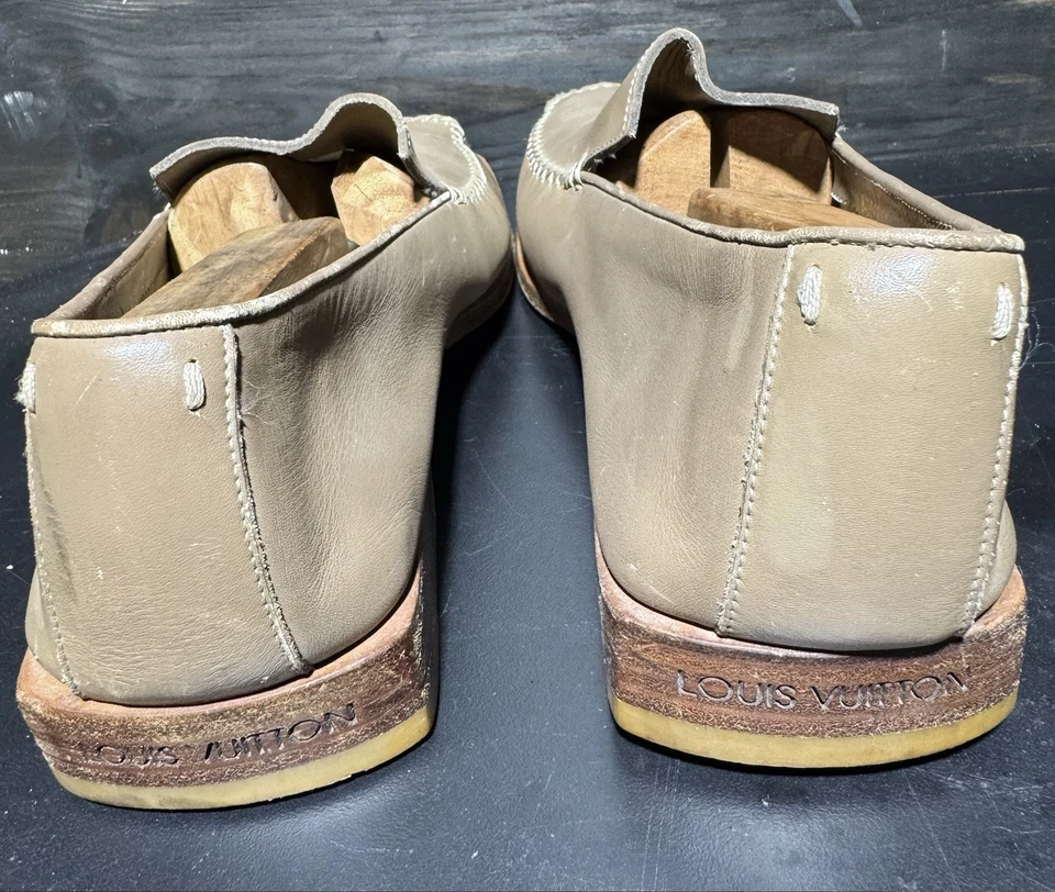 Zapatos de cuero vintage para hombre Louis Vuitton. Bronceado. Foto 2 de 4