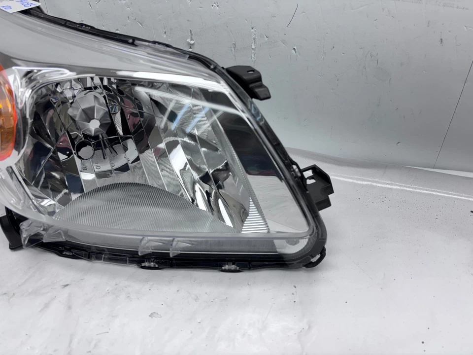 FARO HALÓGENO LADO DEL PASAJERO DERECHO OEM TOYOTA SCION XD 2008-2012 81130-52890 Foto 3 de 4