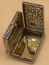 FINE TAYLOR & PERRY ANTIQUE SOLID SILVER VINAIGRETTE, 1830 BIRMINGHAM, 27.5g