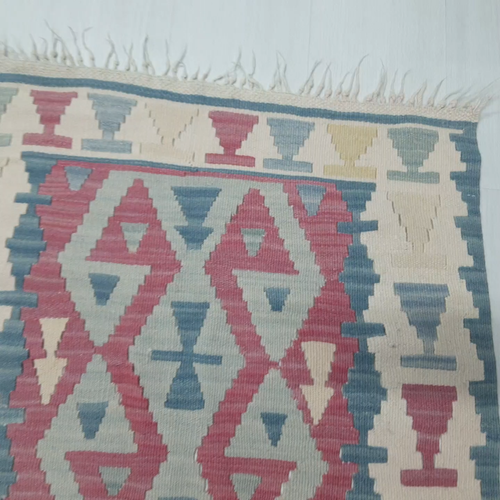 Kilim turco tribal tejido a mano, alfombra de área pequeña, alfombra de decoración del hogar - Vídeo 1 de 1