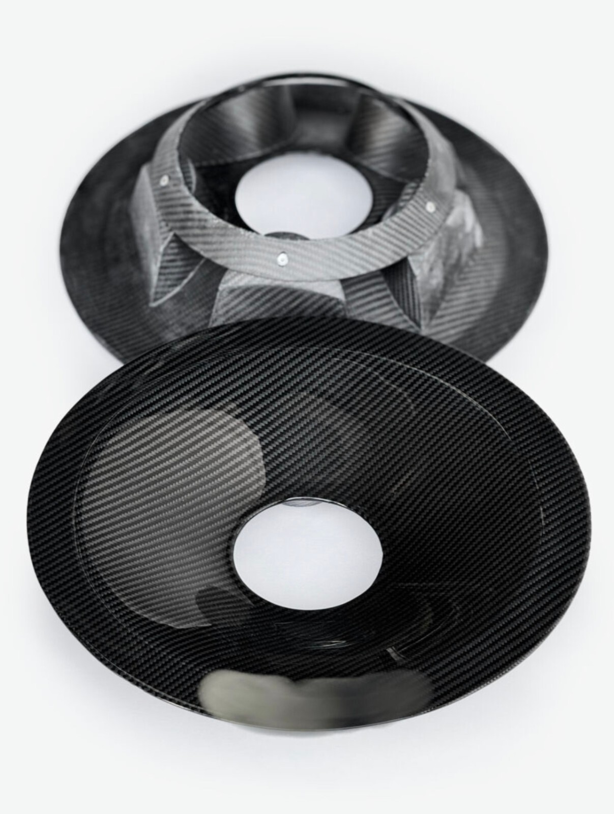 Carbon aero wheels rims discs covers for the Porsche 911 992 GT3 racing