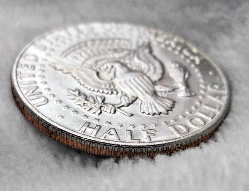 1982 P or D KENNEDY HALF DOLLARS,  CLEAN & SCARCE, SHARP DETAILS & FREE RETURNS - Image 4 of 4