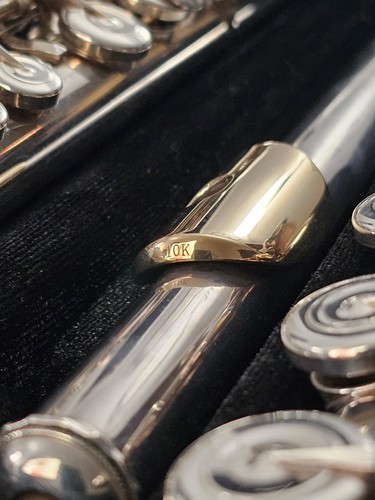Pearl-665 Flute: 10K gold lip plate, C# trill key, Split-E mechanism, D# roller - Picture 3 of 14