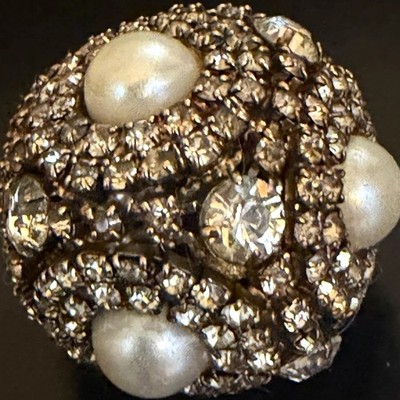 Top Ring Bobble Erickson Beamon Signed Gold Tone Crystal Rhinestone Ring Top