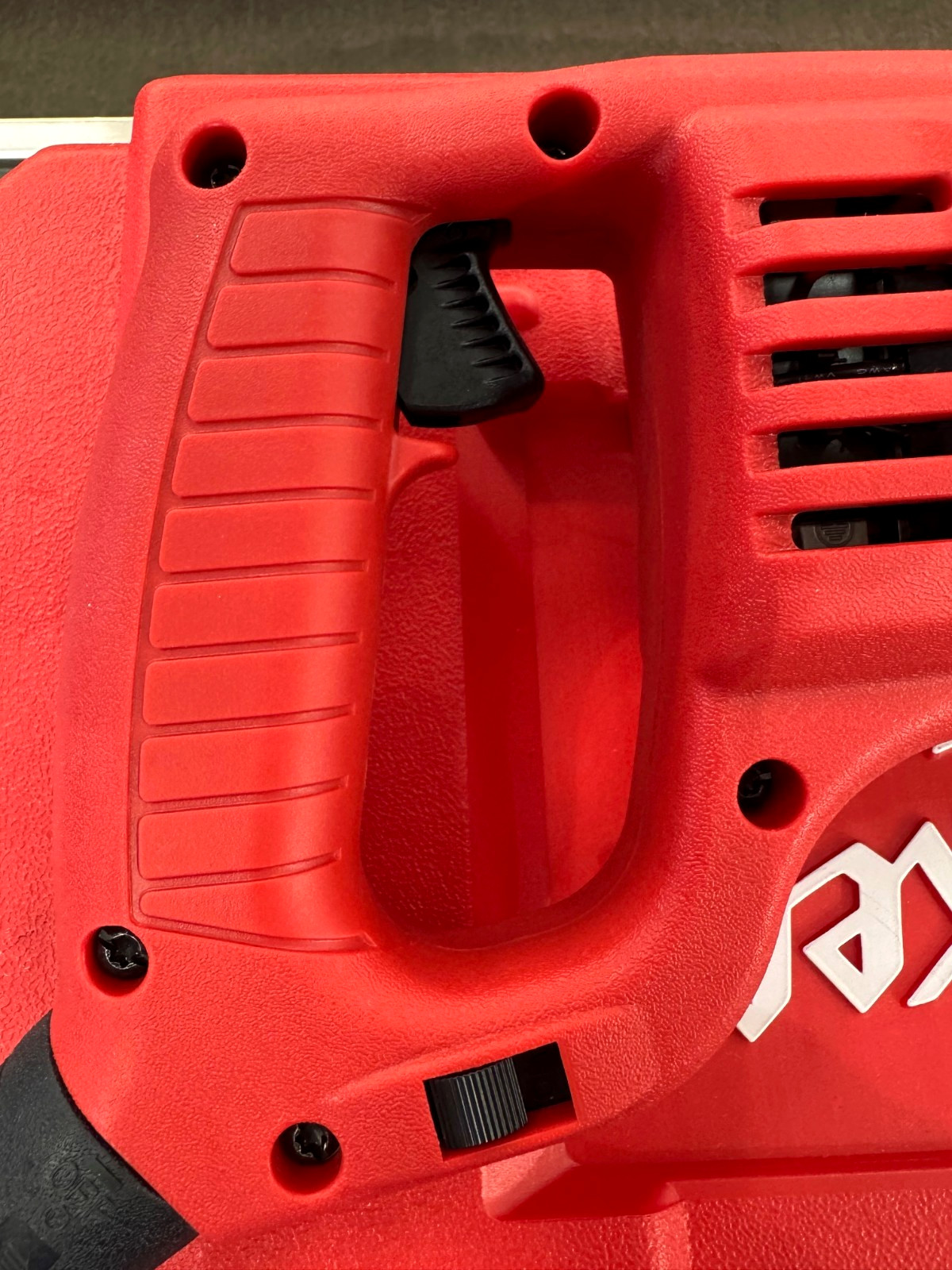 Milwaukee #1107-1 1/2" Right Angle Drill Kit W/Hard Case 120V 7-Amp Corded Drill