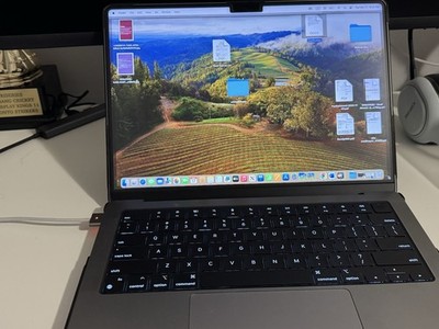 Apple Macbook Pro M3 Chip 14.2'' (Fall 2023 Space Grey) 512 GB SSD / 8GB RAM